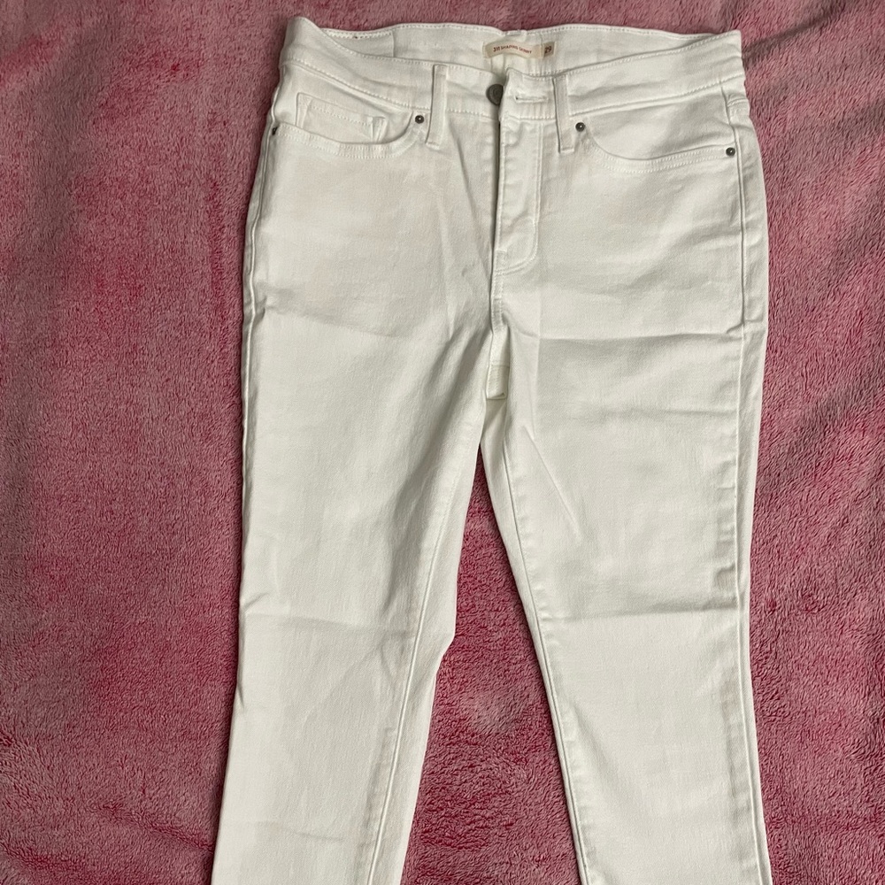 NWOT white Levis skinny jeans